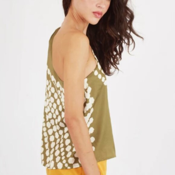 The Odes Lola Top In Olive - Picture 3 of 6